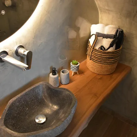 Sunny East House Apartment Imerovigli (Santorini)