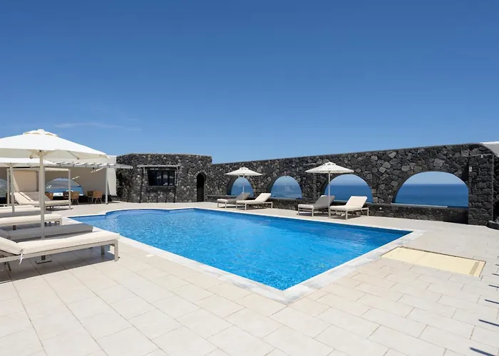 Sunny East House Апартаменты *