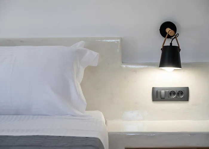 Sunny East House Апартаменты *