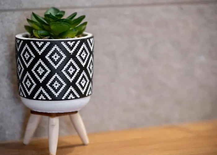 Sunny East House Апартаменты *