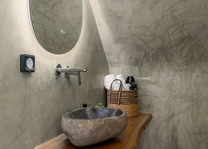 Апартаменты Sunny East House *