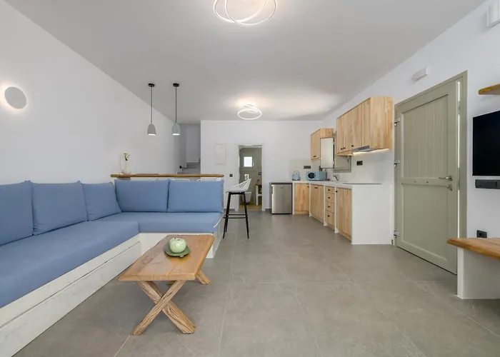 Апартаменты Sunny East House