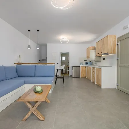 דירה Sunny East House